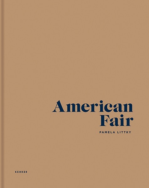 The nostalgic glamor of the American fairs attracts visitors of all ages,  every year in the USA documented by Pamela Littky. - Kehrer Verlag